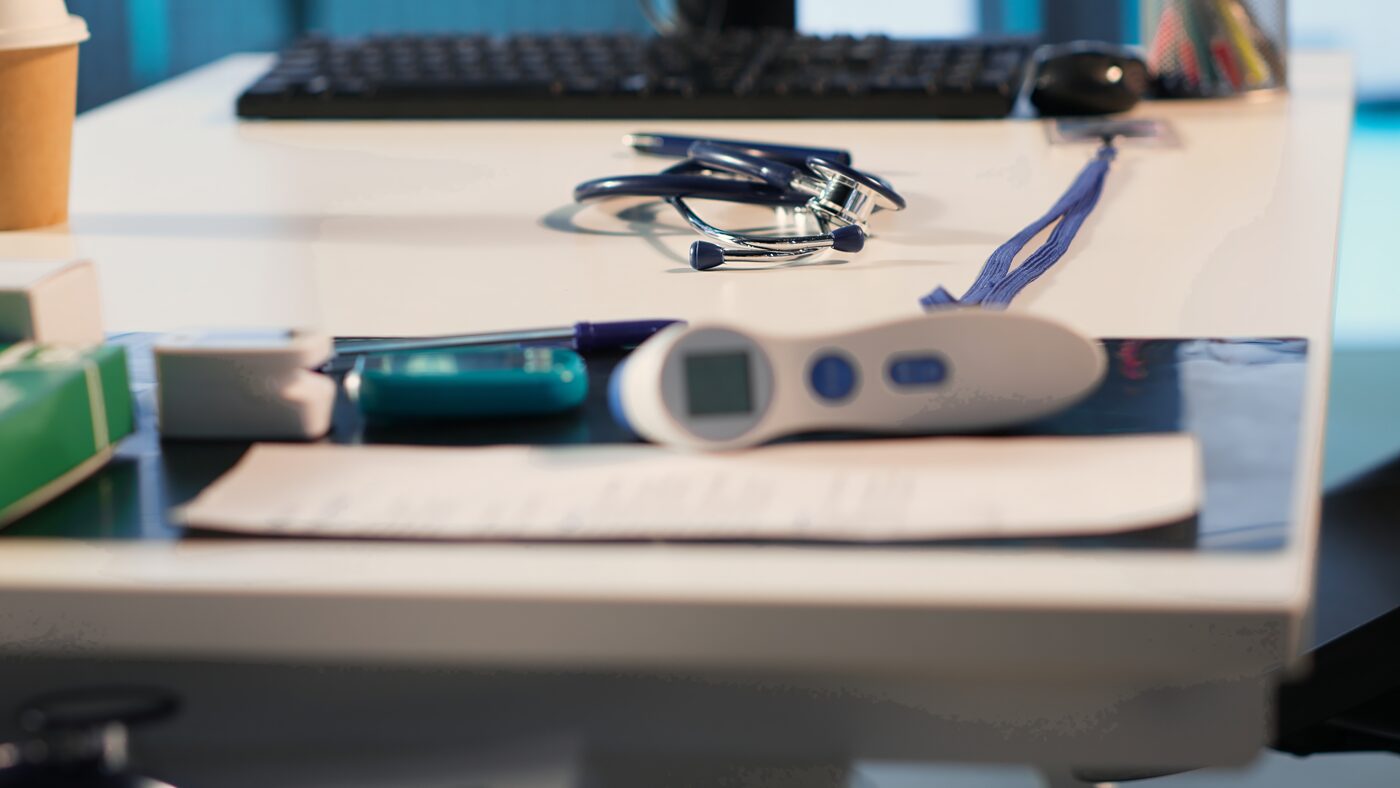 איך בוחרים ציוד רפואי לבית ולמשרד בלי לקנות פעמיים?